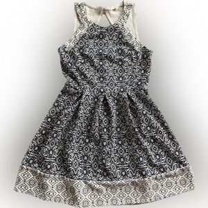 Rewind Skater Halter dress Stretchy Blue/white geometric print Back Zipper Small